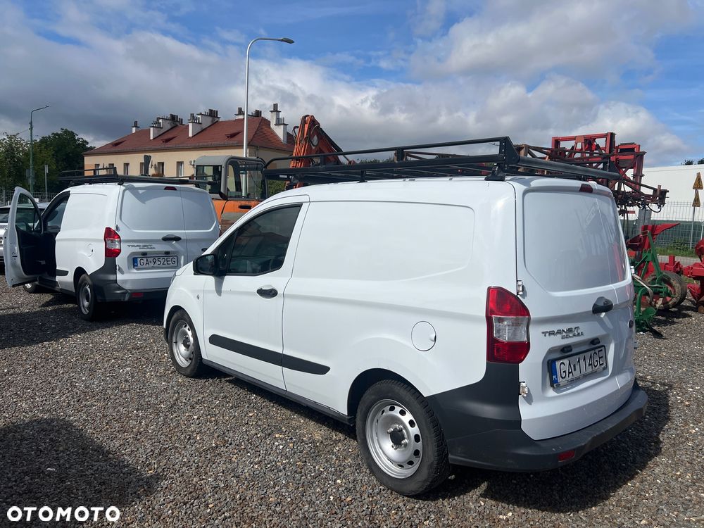 Ford Transit Courier - 4