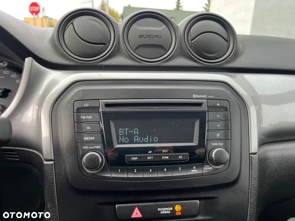 Suzuki Vitara 1.6 Comfort 2WD - 28