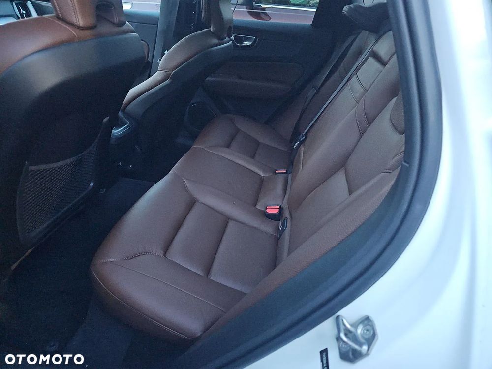 Volvo XC 60 T5 AWD Geartronic Momentum - 13