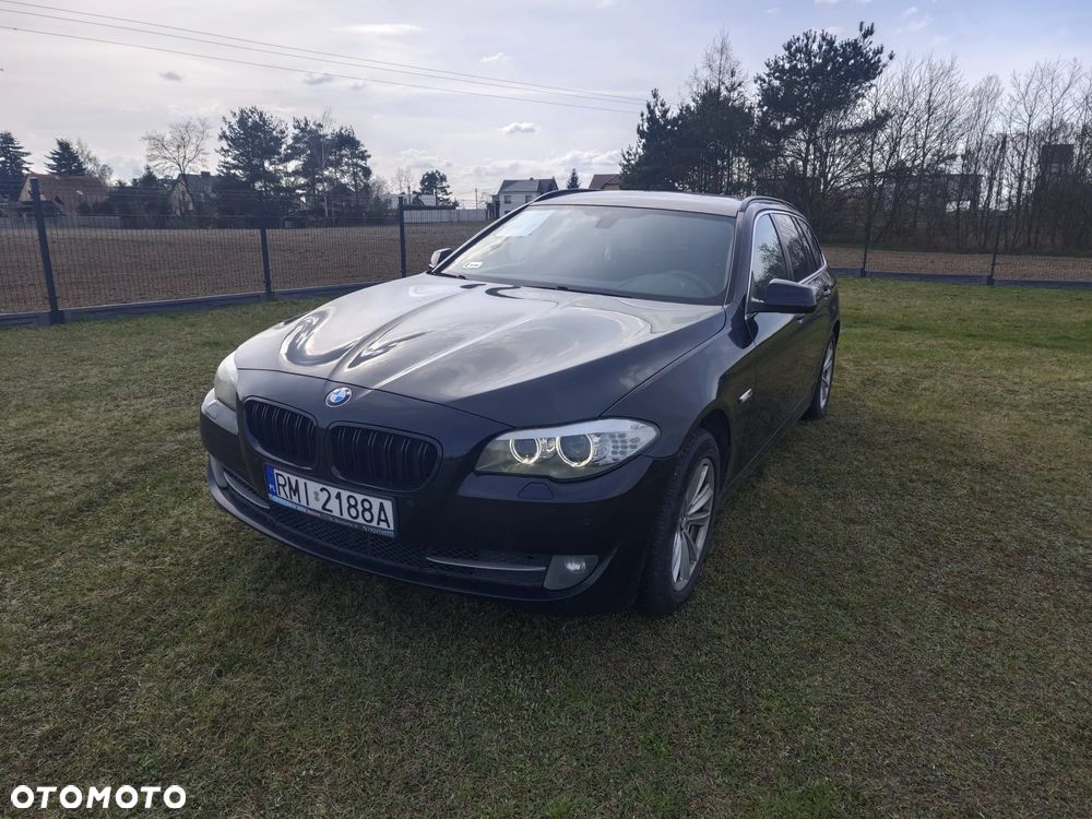 BMW Seria 5 525d xDrive - 4