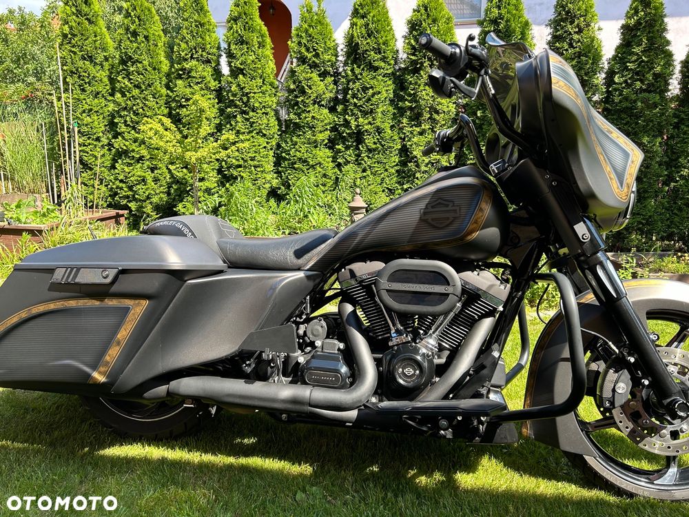Harley-Davidson Touring Street Glide - 12