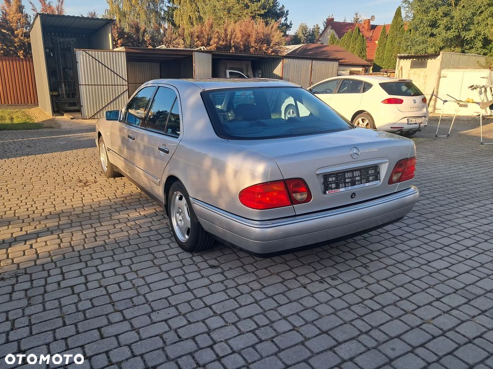 Mercedes-Benz Klasa E - 5