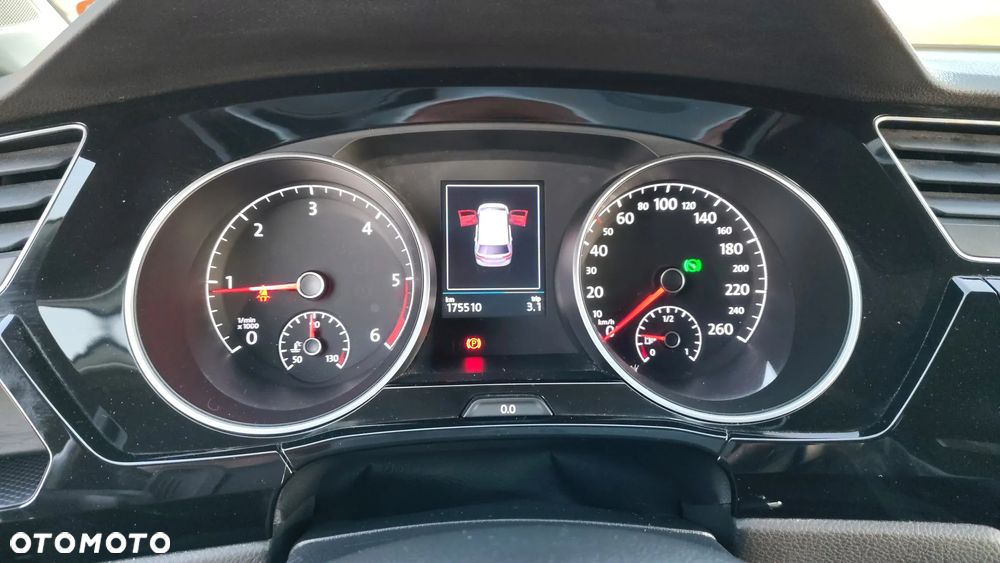 Volkswagen Touran - 21