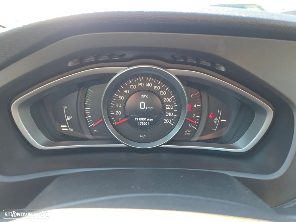 Volvo V40 - 13