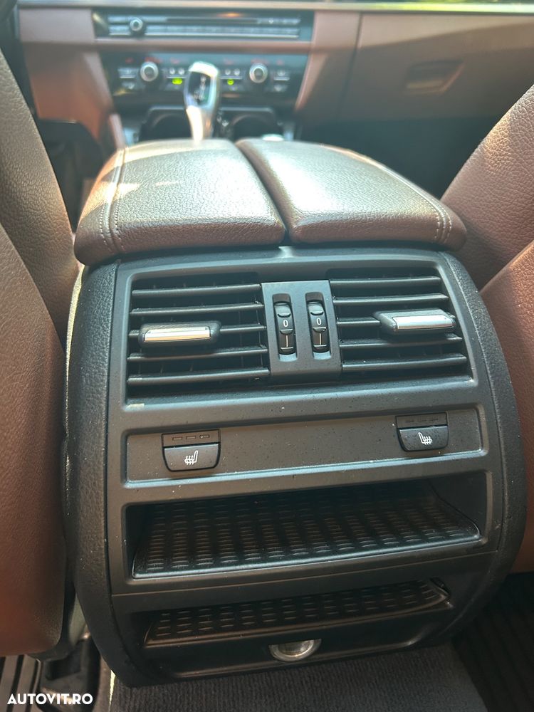 BMW Seria 5 525d xDrive - 12