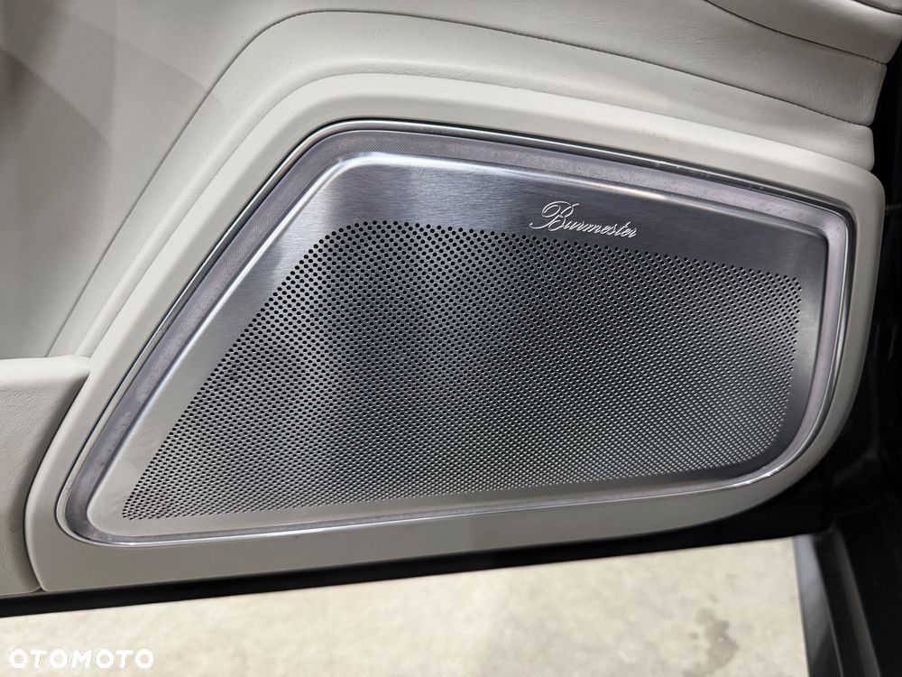Porsche Panamera Turbo - 34