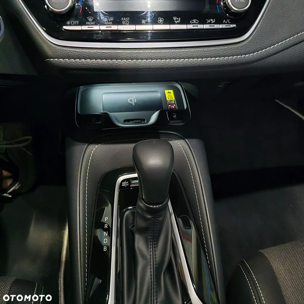 Toyota Corolla 1.8 Hybrid Style - 21