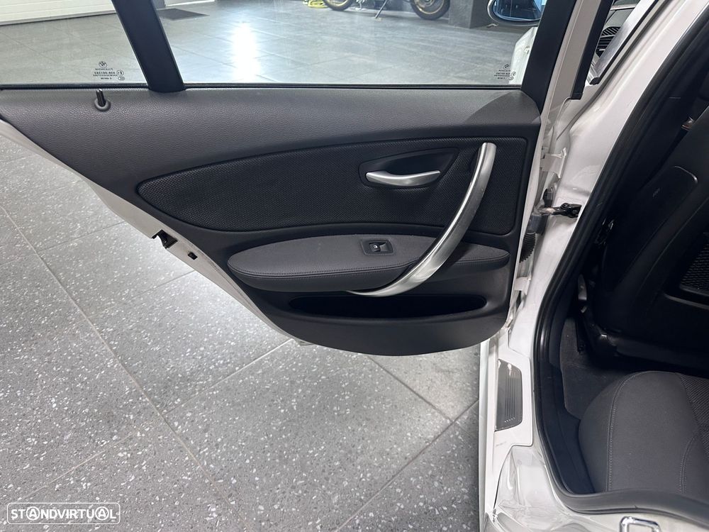 BMW 118 d Pack M - 23