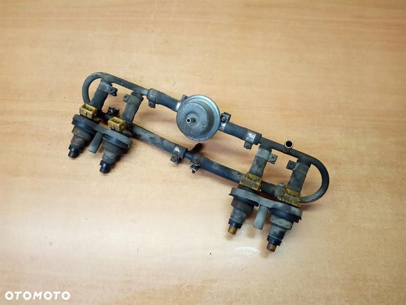 LISTWA WTRYSKOWA OPEL ASCONA B 2.0 0280160205 - 1