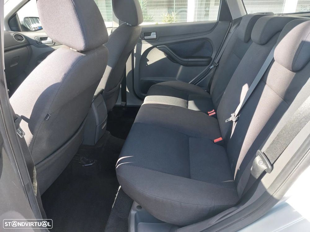 Ford Focus SW 1.6 TDCi Trend - 17