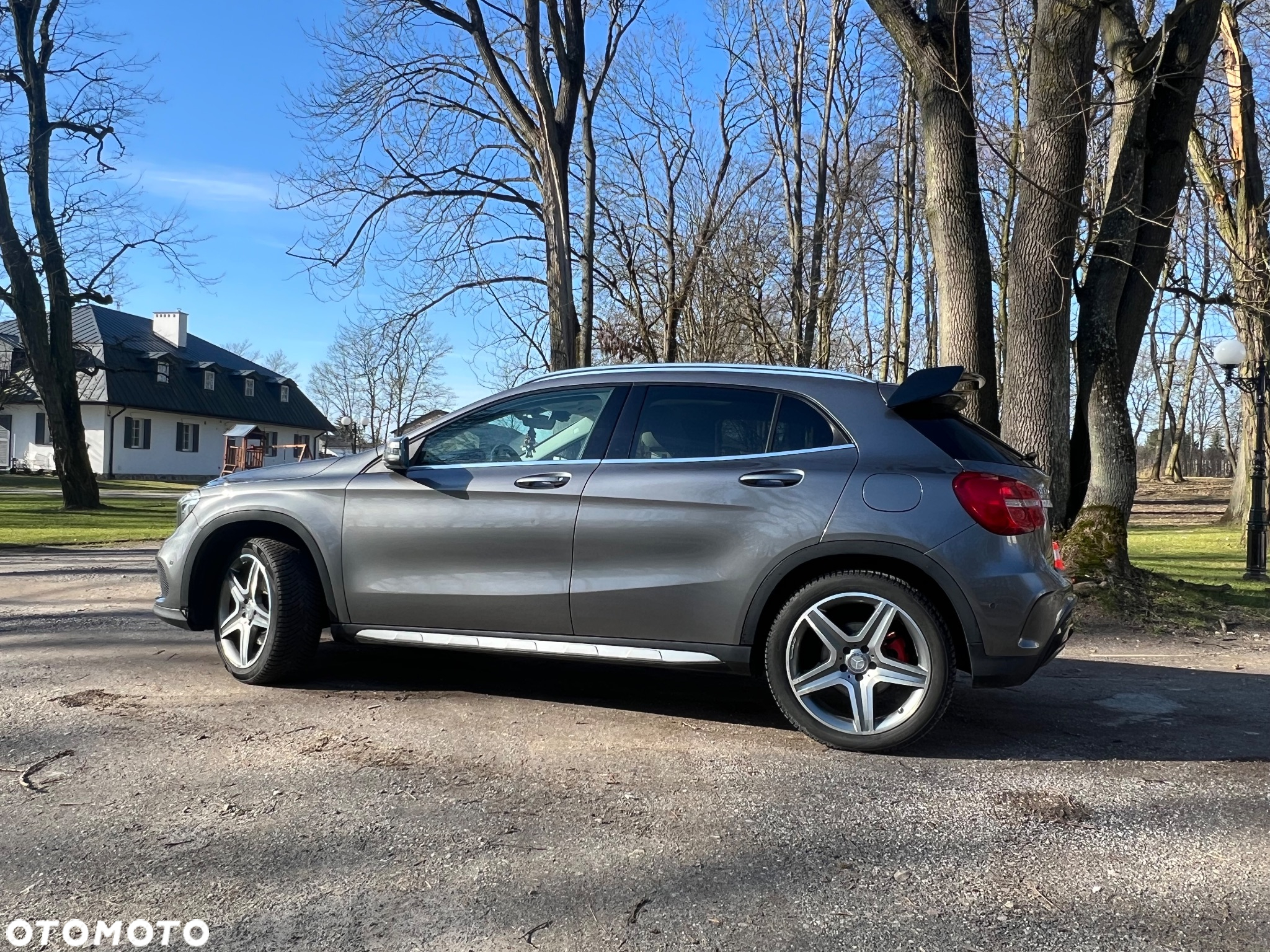 Mercedes-Benz GLA 250 4Matic 7G-DCT AMG Line - 3