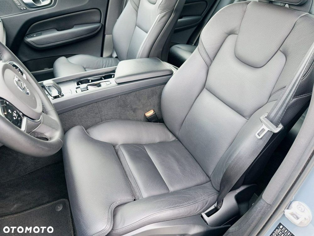 Volvo XC 60 B4 D AWD Plus Bright - 9