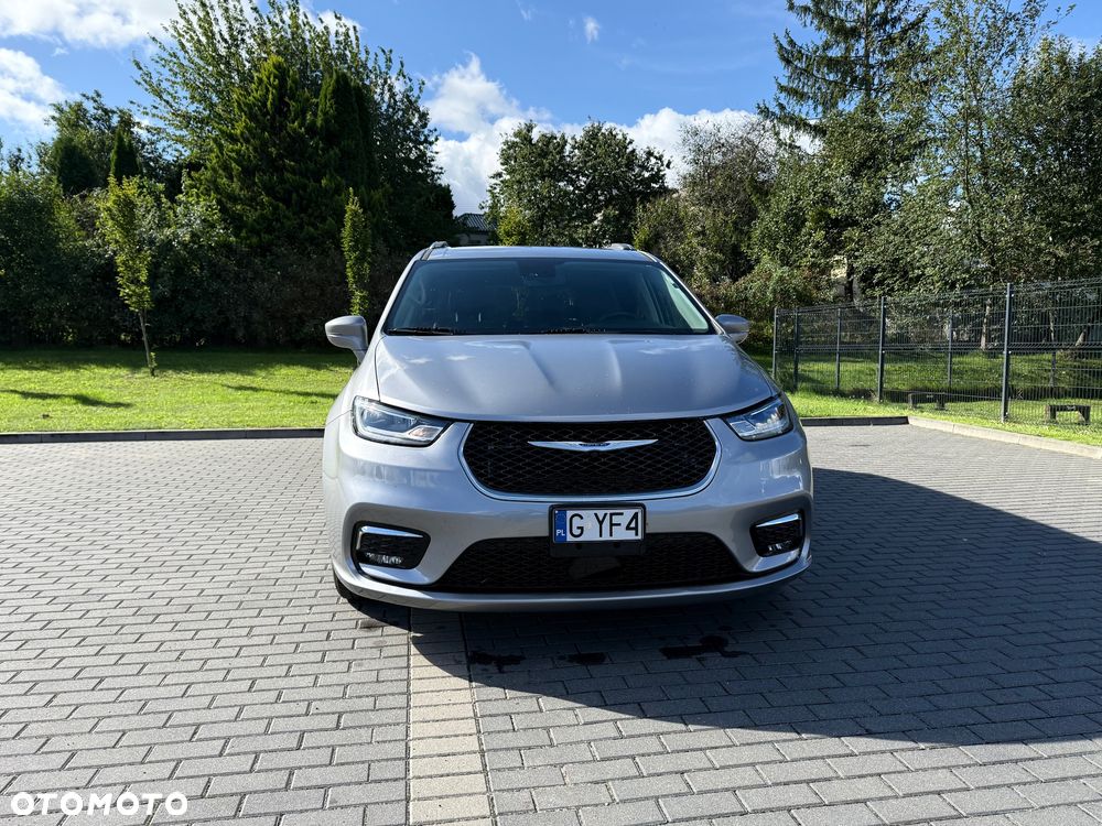 Chrysler Pacifica - 16