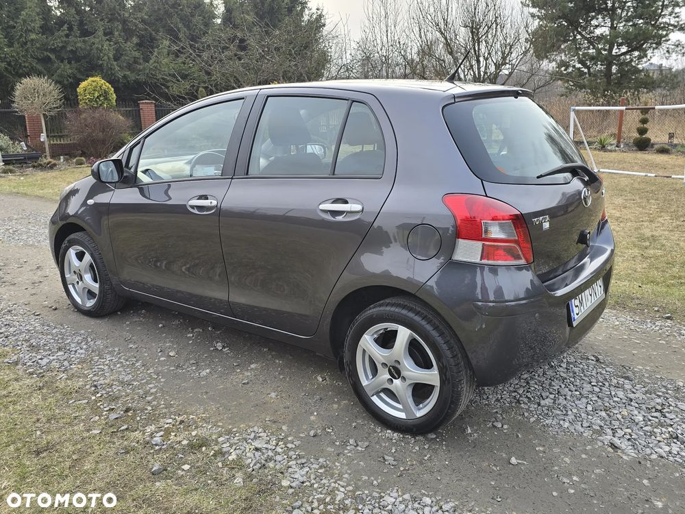 Toyota Yaris 1.33 Luna - 2