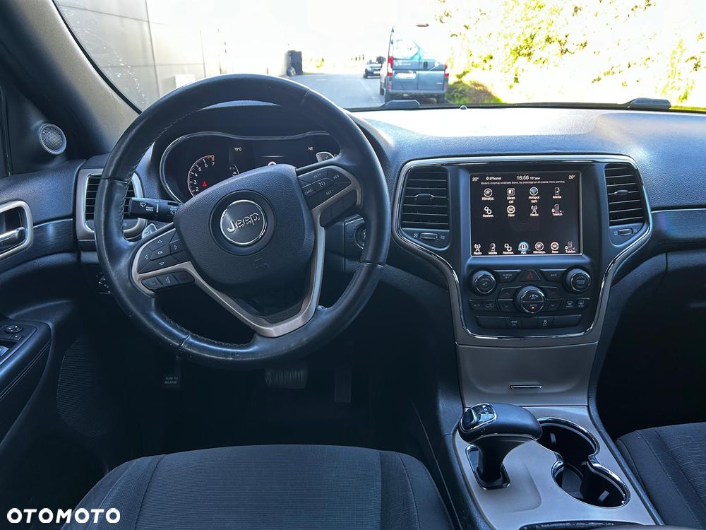 Jeep Grand Cherokee - 25