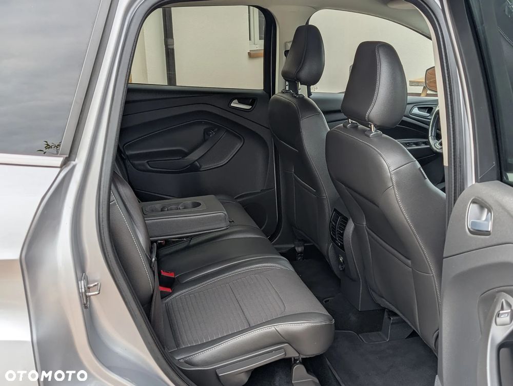 Ford Kuga - 12