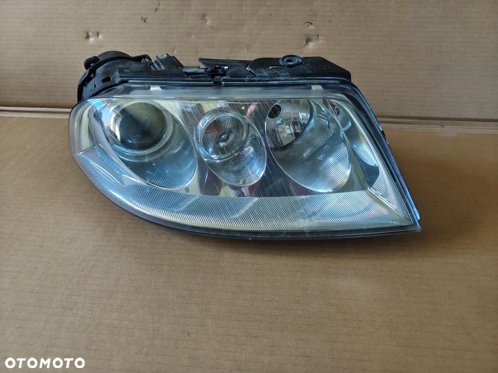 PASSAT B5 FL 00- LAMPA PRAWY PRZÓD XENON 3B7941016M - 1