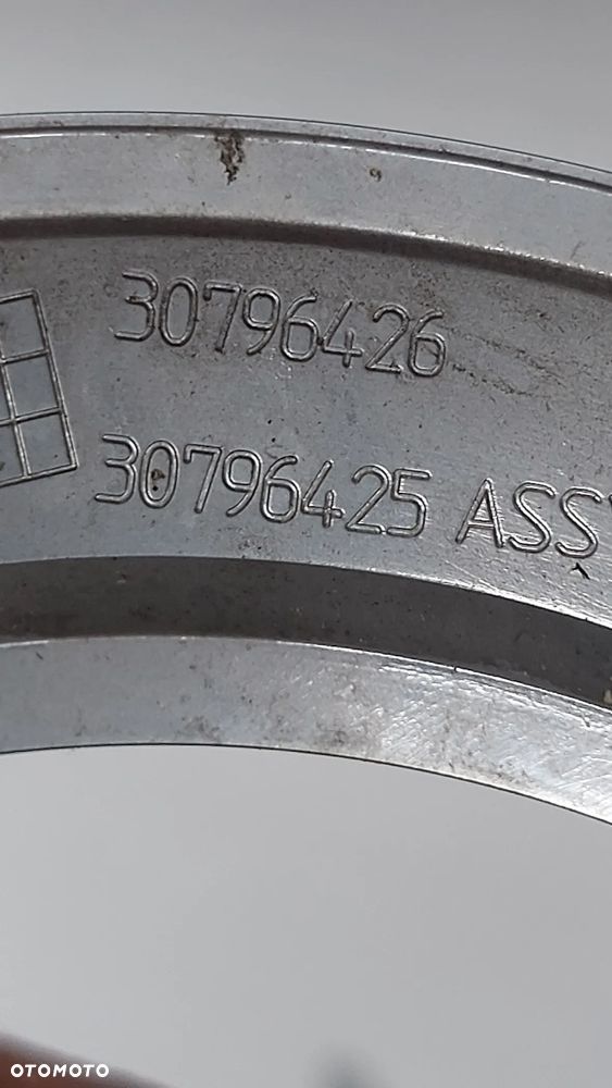 ZNACZEK EMBLEMAT GRILLA VOLVO XC60 18-21 V70 08-16 SLASK WYSYLKA VAT - 2