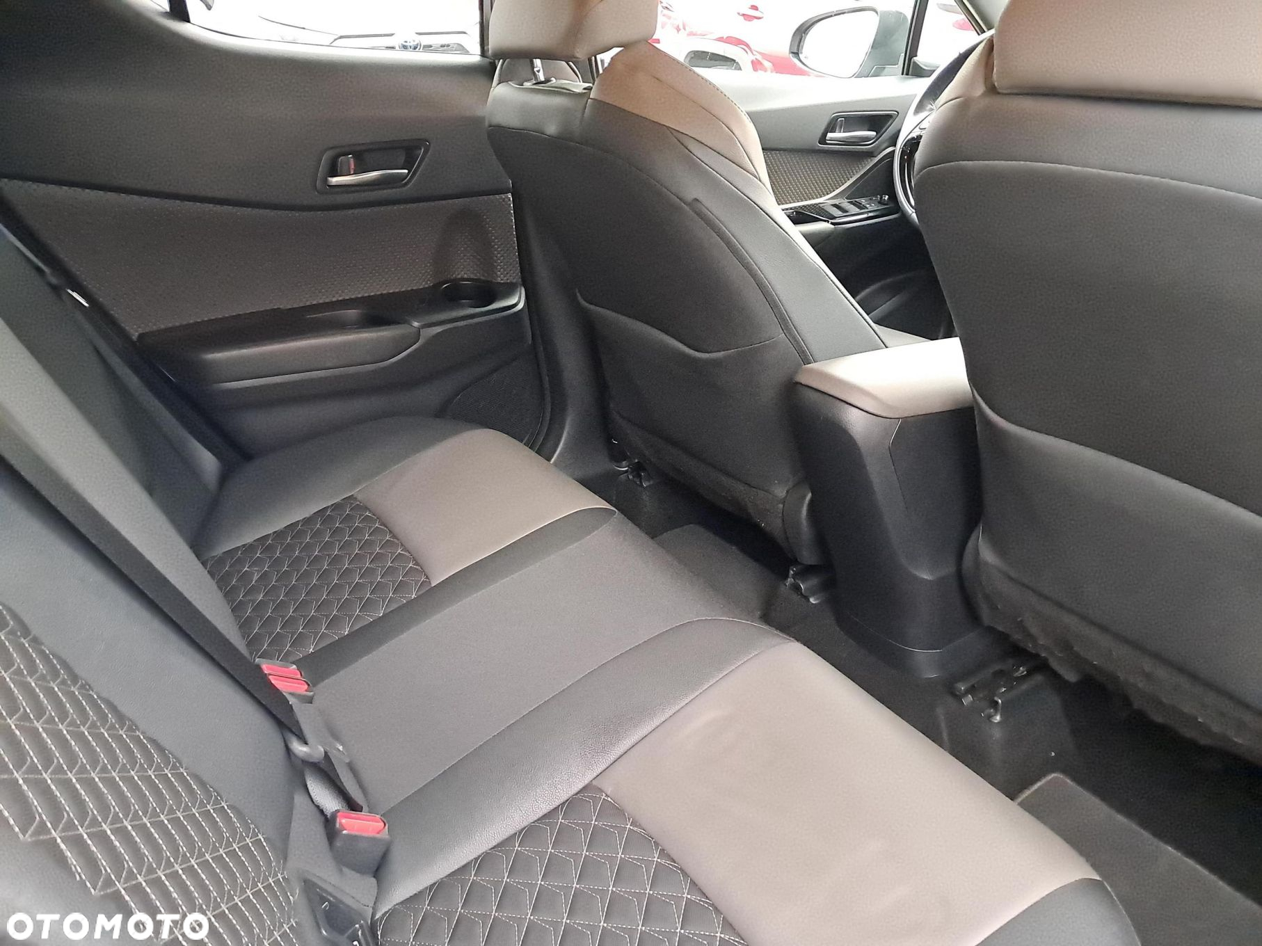 Toyota C-HR 1.8 Hybrid Executive - 10