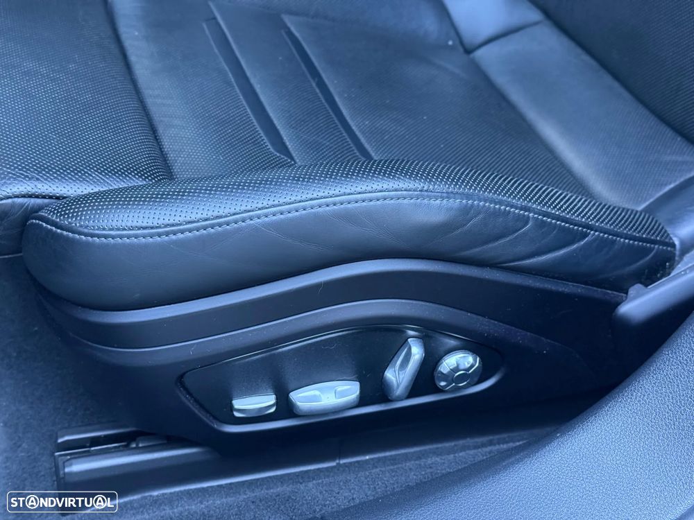 Porsche Panamera Sport Turismo 4 E-Hybrid - 14