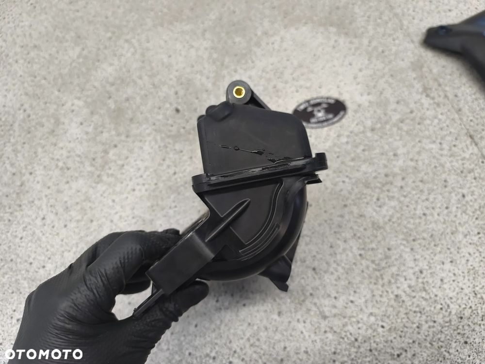 Kolektor dolotowy, airbox Triumph Trident 660 2022 - 11