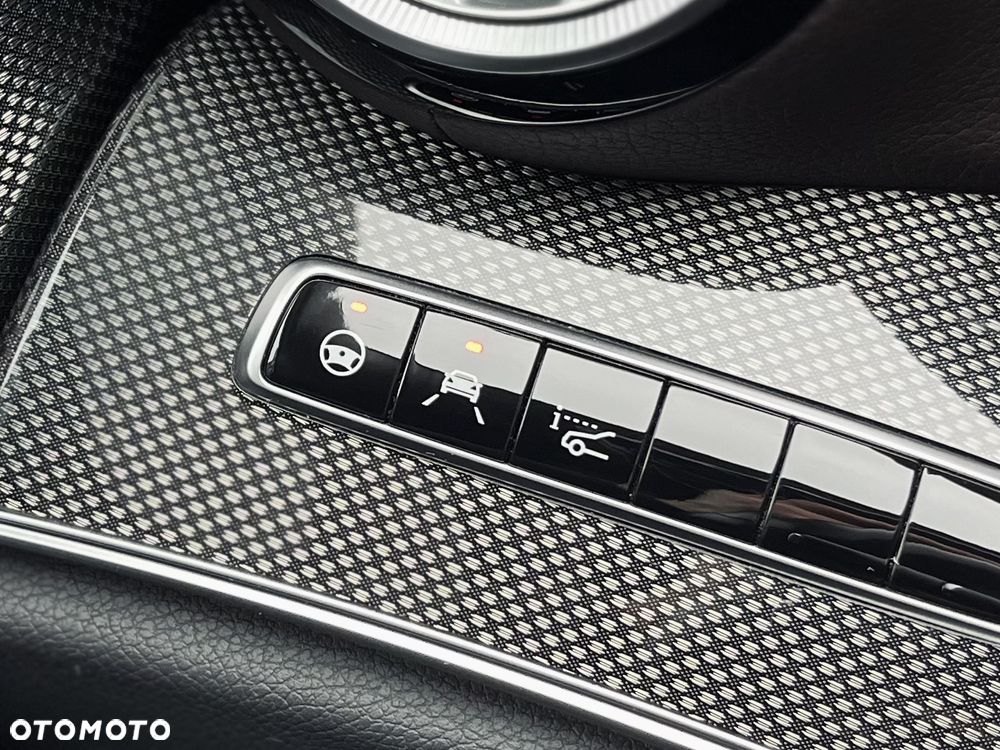 Mercedes-Benz CLS - 24