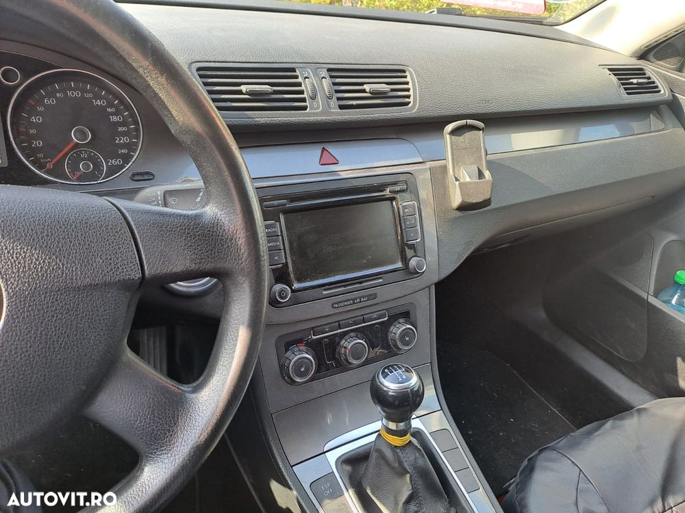 Volkswagen Passat 2.0 TDI Comfortline - 5