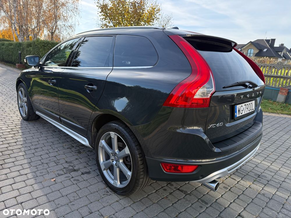 Volvo XC 60 D5 AWD R-Design Momentum - 8