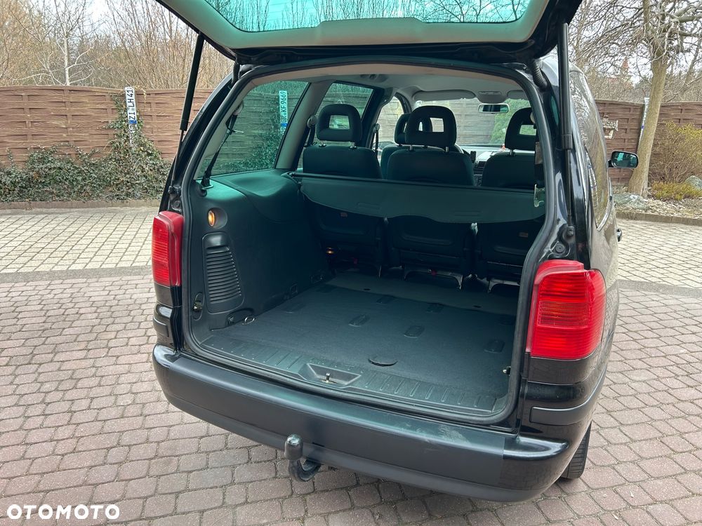 Volkswagen Sharan 1.9 TDI Family - 31