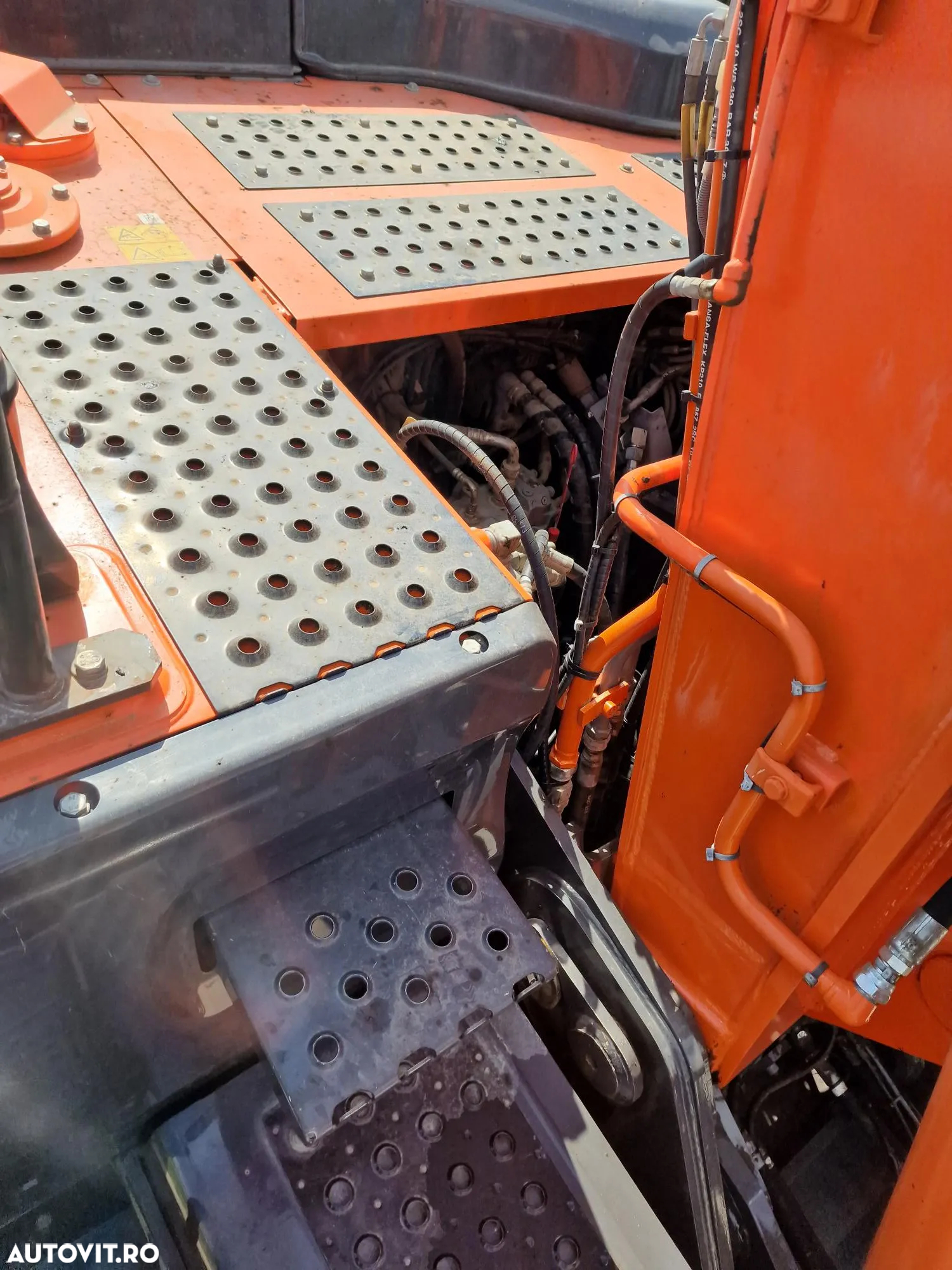 Hitachi ZX220W-6, 22tone, 2019, 4.844h, Cupa NOUA 1,3mc, LAMA si CALE, 3 BRATE excavare, Inst picon, a doua inst hidr, Gresare automata, posibilitate leassing 4 ani, CA NOU, PROMOTIE 109.900 EUR+Tva - 34