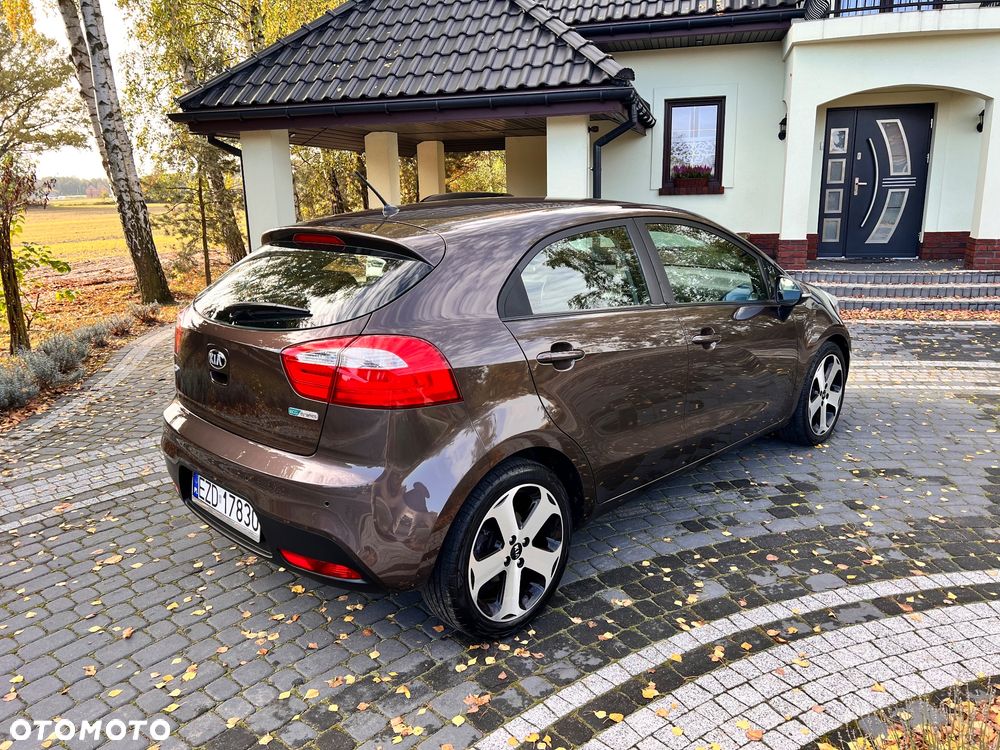 Kia Rio - 10