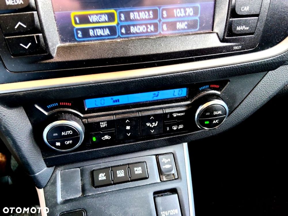 Toyota Auris - 10