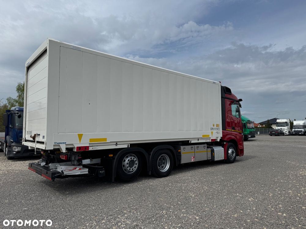 Mercedes-Benz Actros - 3