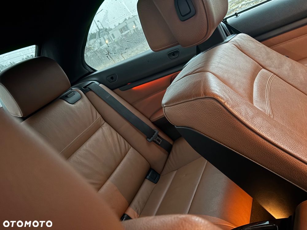 BMW Seria 3 335i - 18