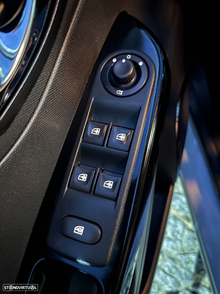 Renault Captur ENERGY TCe 120 EDC Luxe - 16