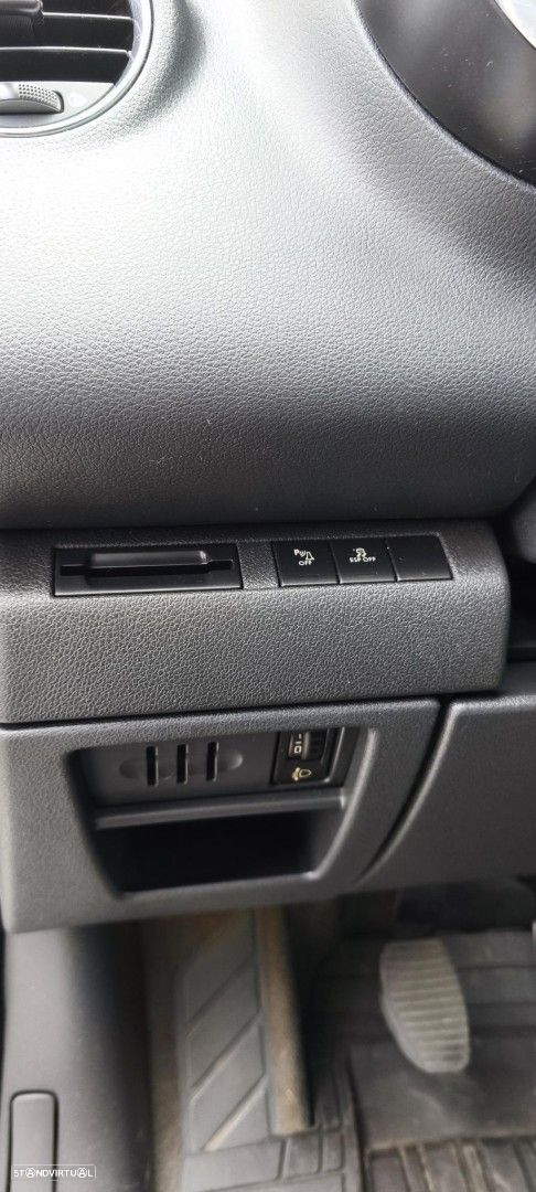 Peugeot 3008 1.6 HDi Executive - 20