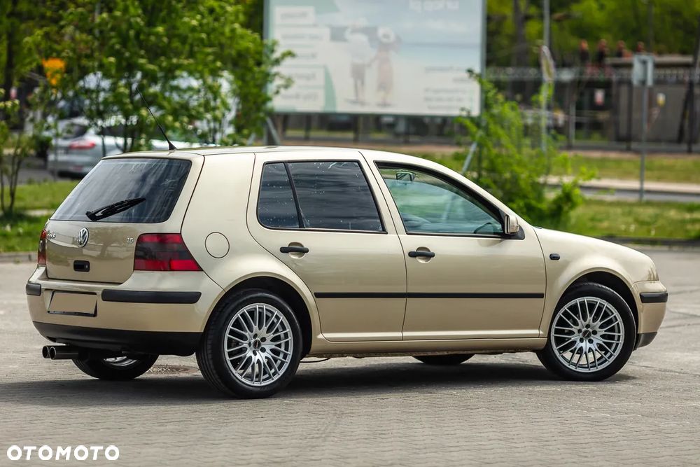 Volkswagen Golf - 14