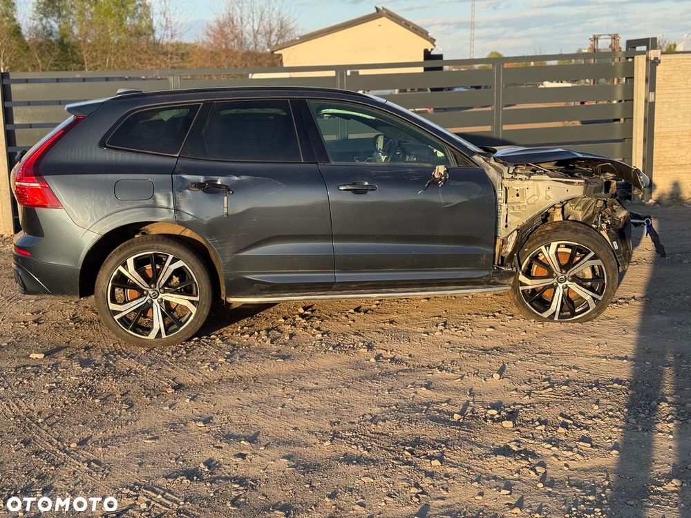 Volvo XC 60 T8 AWD Recharge Plus Black Edition - 6