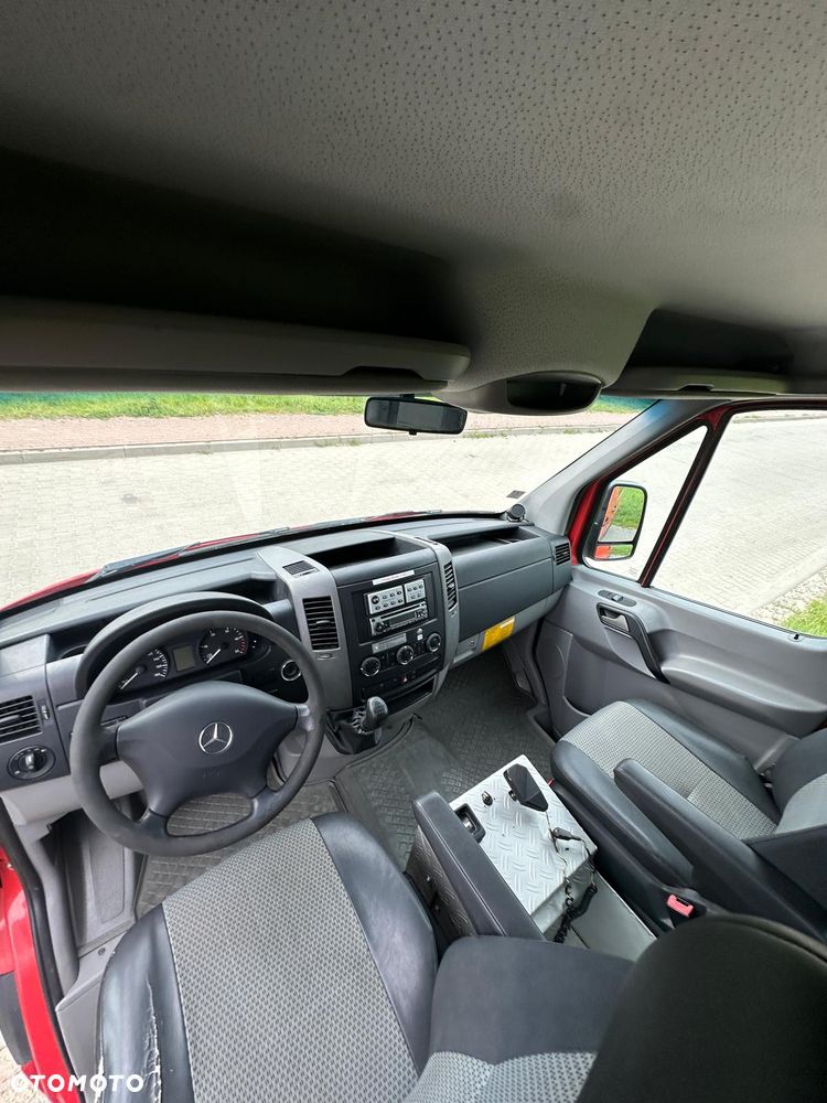 Mercedes-Benz Sprinter - 14