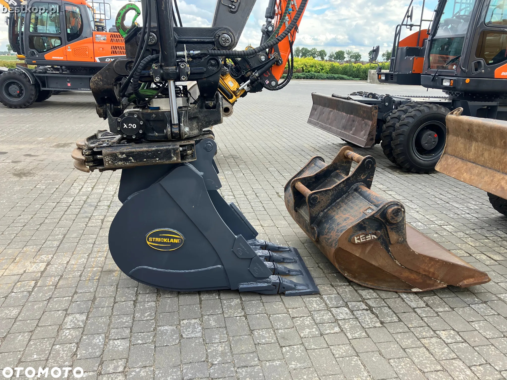 Wąska łyżka kopiąca na S60 z lemieszem | 70 cm | typu S60 | 0.4m3 | - 18