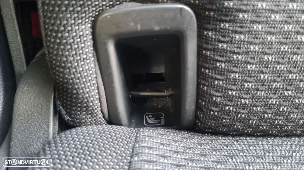 VW Touran 1.6 TDI Confortline DSG - 42