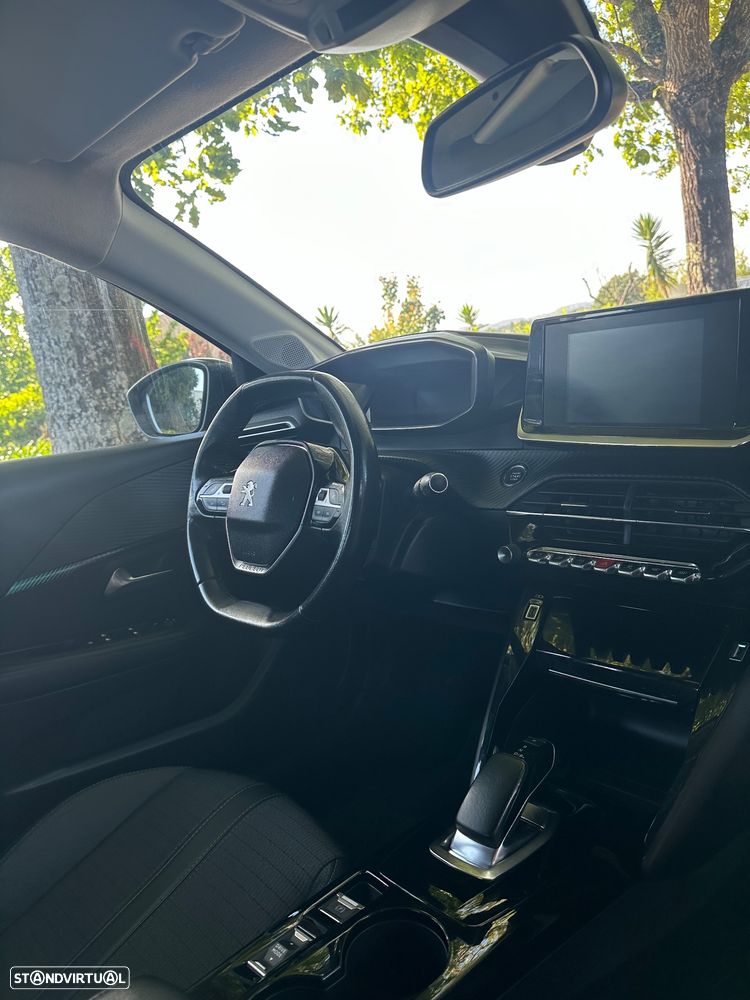 Peugeot e-208 Allure - 29