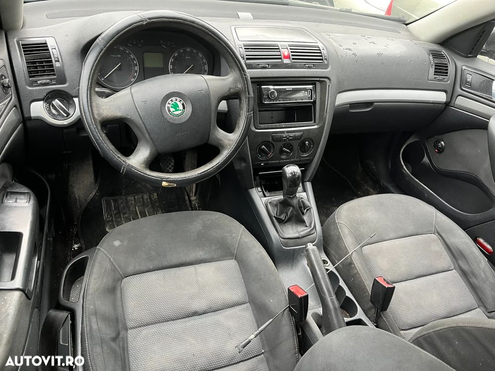 Dezmembrez Skoda Octavia 2 2006 1,6 benzina negru - 8