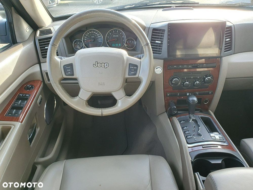 Jeep Grand Cherokee - 11