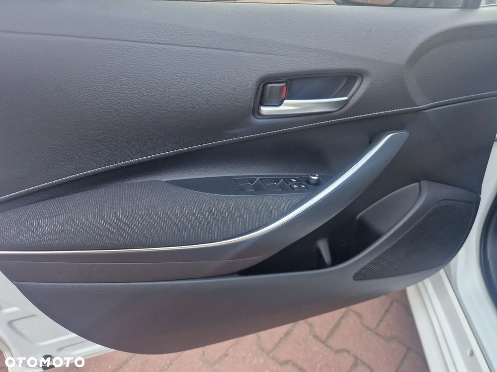 Toyota Corolla 1.8 Hybrid Comfort - 36