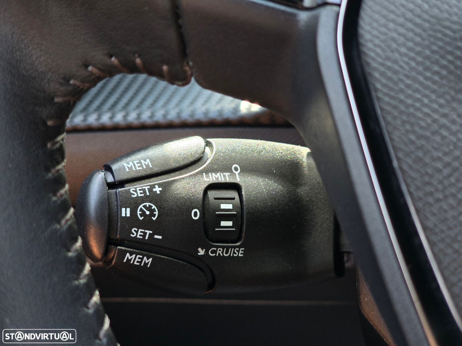 Peugeot 2008 1.2 PureTech Allure Pack EAT8 - 19
