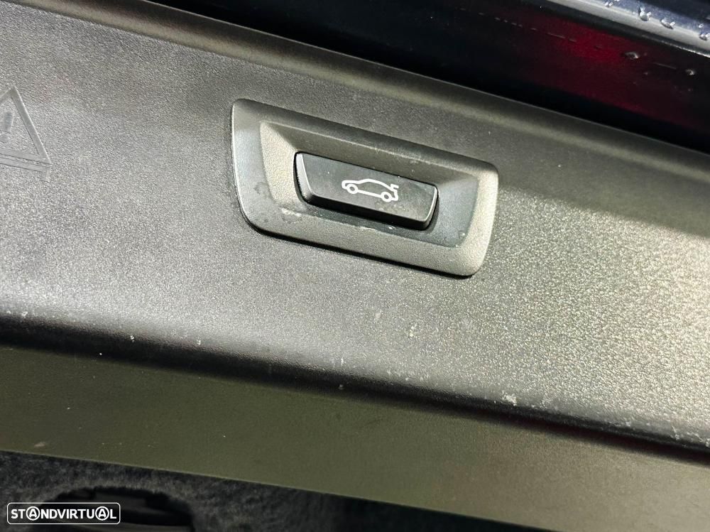 BMW 520 d Pack Desportivo M Auto - 52