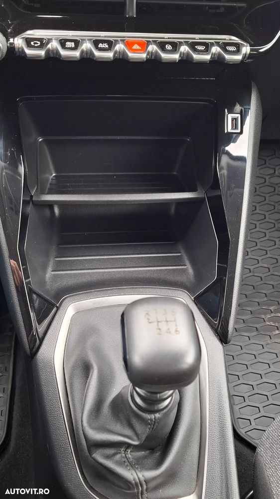 Peugeot 2008 1.2 L PureTech STT Active - 33