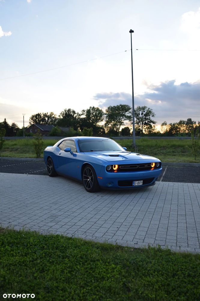 Dodge Challenger - 3