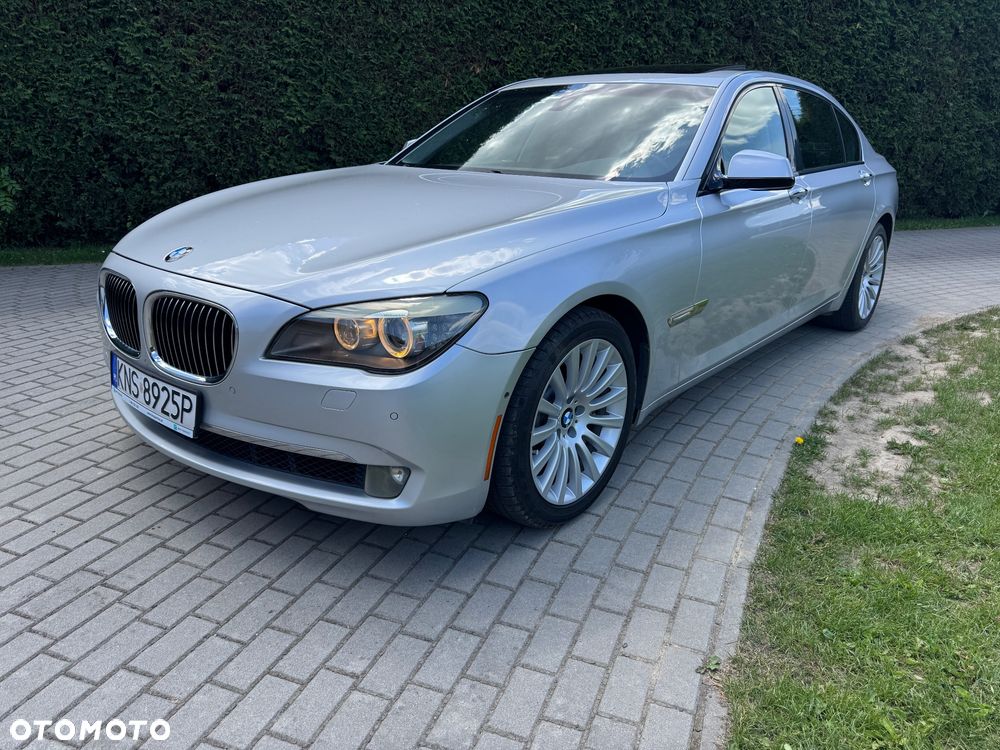 BMW Seria 7 750Li - 1